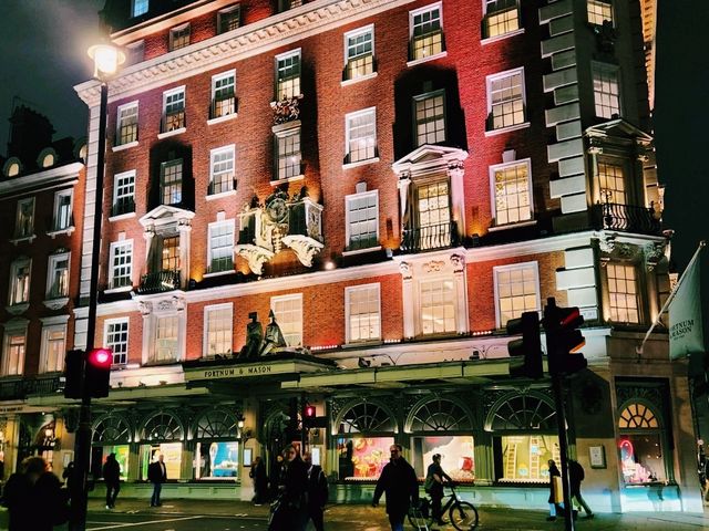 🎩 Fortnum & Mason——英倫皇室御用百貨的奢華體驗