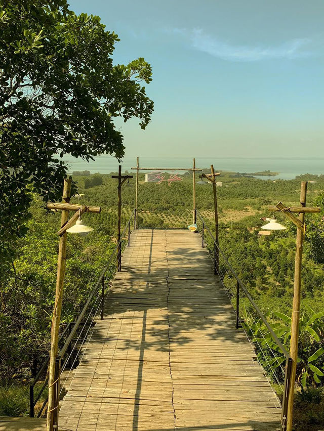 Tropical Eglamping 
