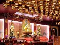 What’s Interesting at Buddha Tooth Relic Temple?