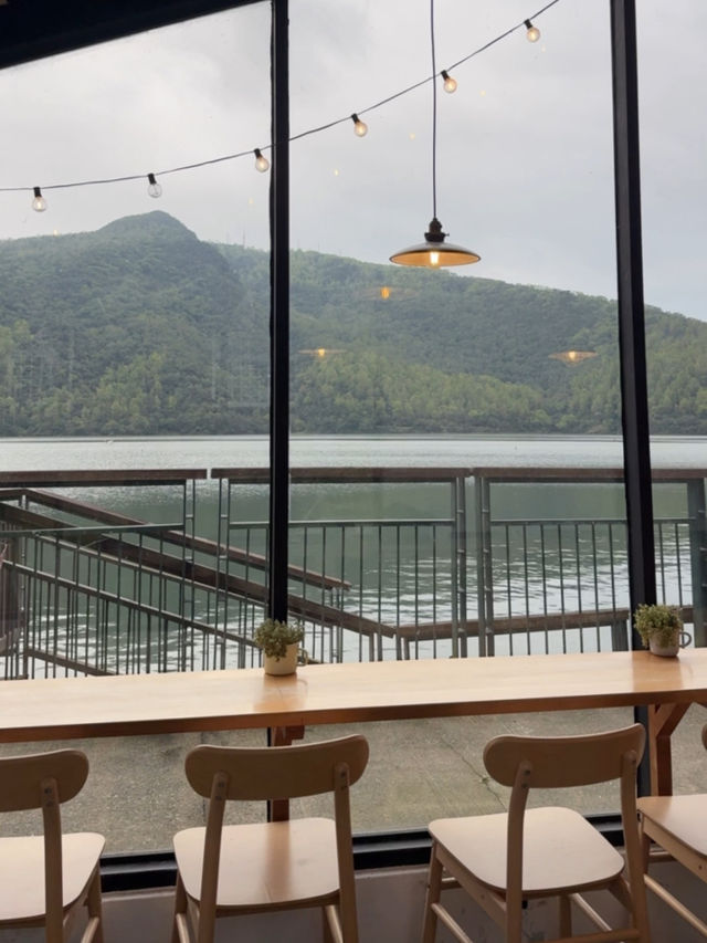 台灣花蓮/鯉魚潭 黑屋Cafe ☕️
