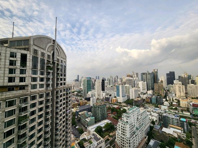 [🇹🇭バンコク] コンラッドバンコクの豪華な客室デザインとエグゼクティブラウンジ