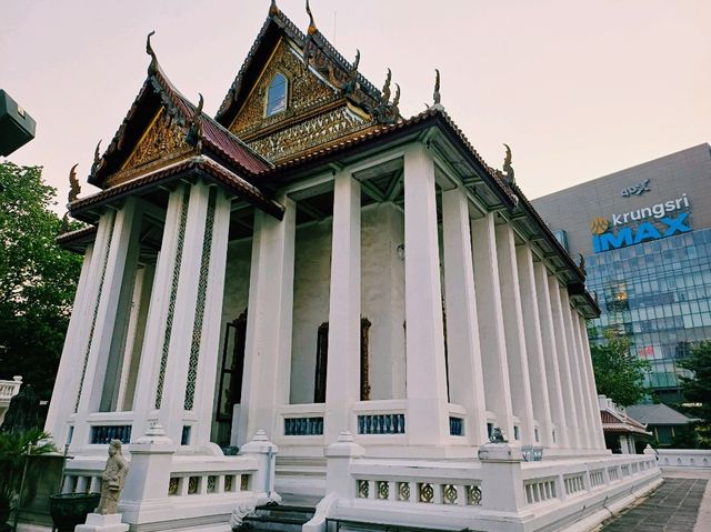 泰國曼谷素坤逸區皇家古跡寺廟景點一日遊行程，白色大理石暹羅文化寺廟建築，適合拍照📸打卡
