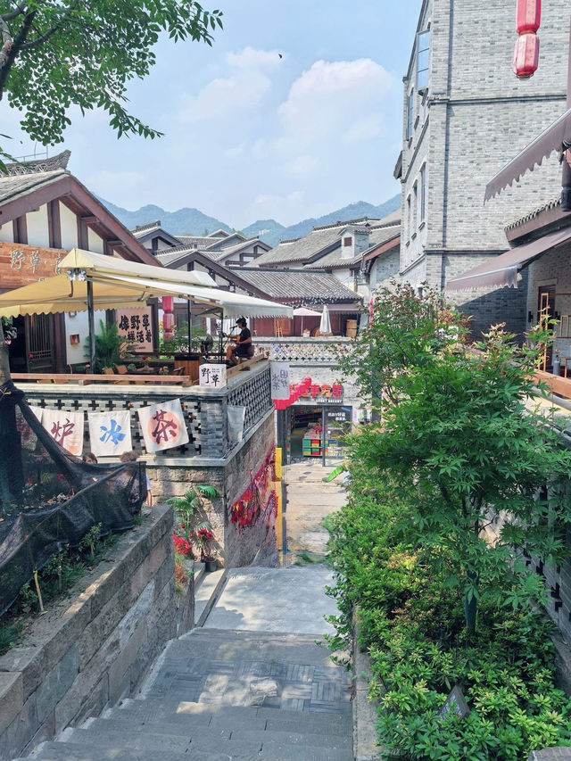 Discover Ciqikou Ancient Town, A mix of Ming and Qing Dysnaties