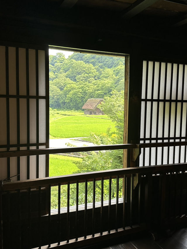 まるで昔話の世界！白川郷で四季の絶景タイムスリップ体験