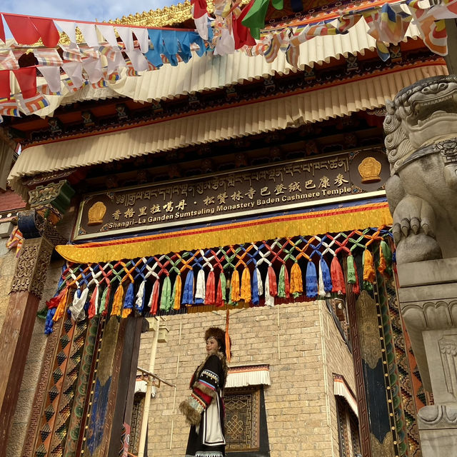 Ganden Sumtseling Monastery in Yunnan