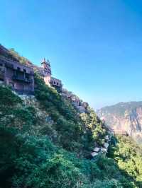 Longtou Mountain Peak: A Trek to Panoramic Heights