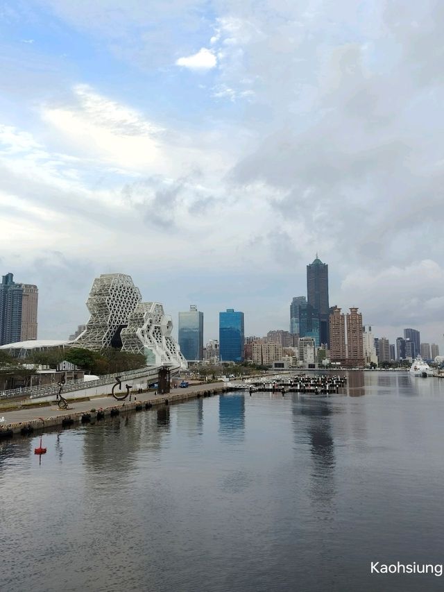 สะพานหมุนต้ากัง (Dagang Qiao) Great Harbor Bridge