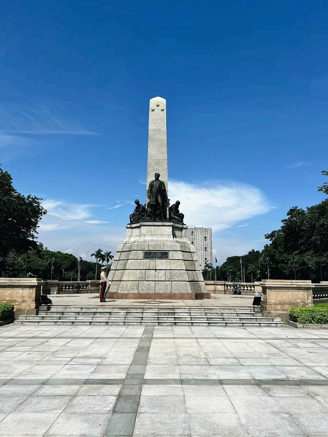A Serene Tribute: Rizal Park