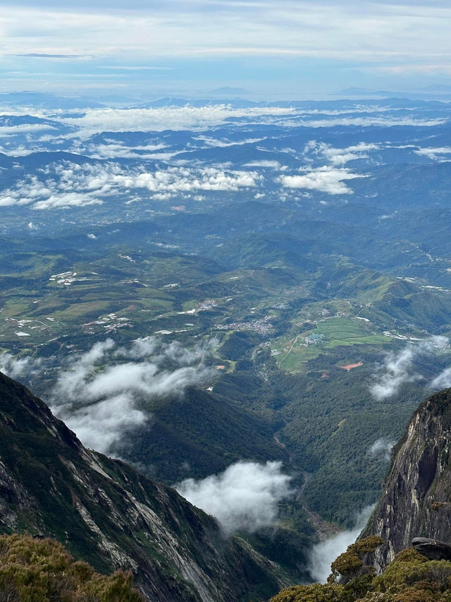 The breathtaking views during descent from Low’s Peak
