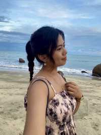 Sunshine and Happy Vibes at Teluk Cempedak Beach!