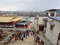 วัดซงจ้านหลิน (GandenSumtseling Monastery)