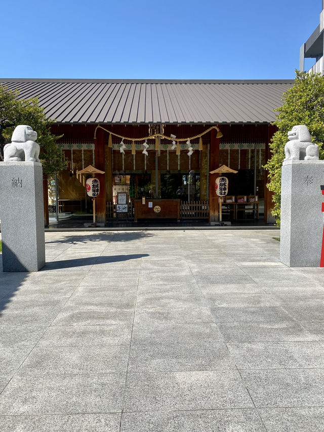 【東京都神楽坂🇯🇵赤城神社】有名な建築家がデザイン☺️おしゃれな雰囲気のパワースポット
