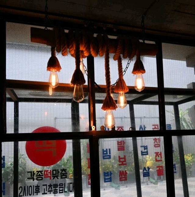 50公分長海鮮鍋與療癒空間的完美邂逅💕