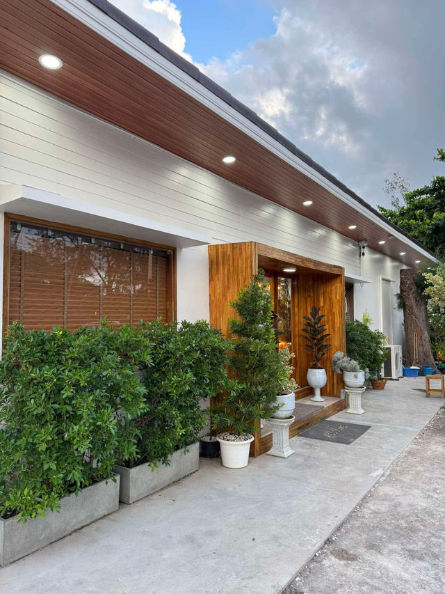 Nawa Cafe ชุมพร 