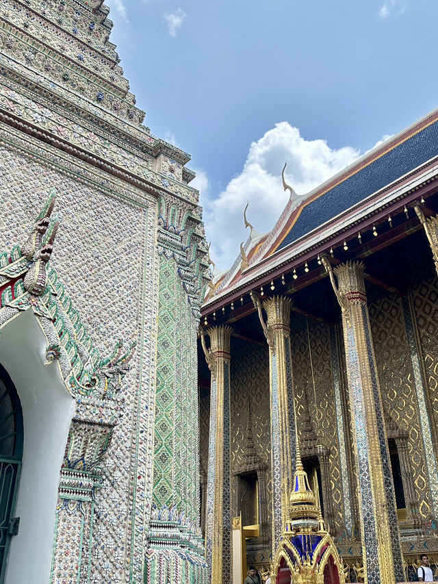 วัดพระศรีรัตนศาสดาราม วัดคู่บ้านคู่เมืองของแผ่นดิน
