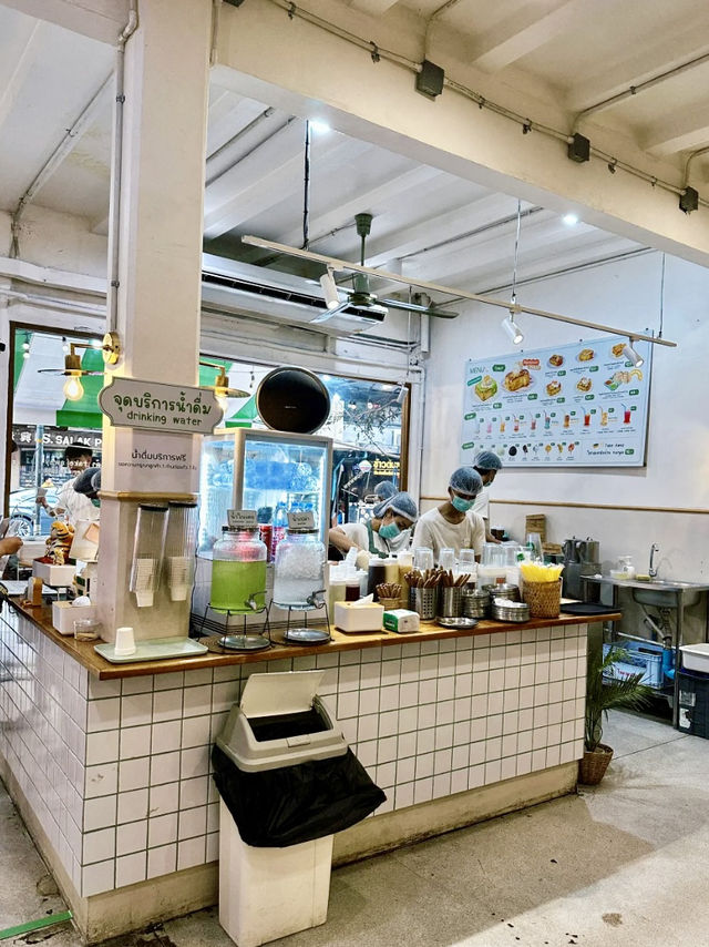 曼谷｜這間爆紅烤麵包店也太犯規！多口味讓我邊吃邊覺得幸福甜點控務必收藏！