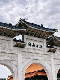 🌸 Tranquility in the Heart of Taipei – Longshan Temple Magic