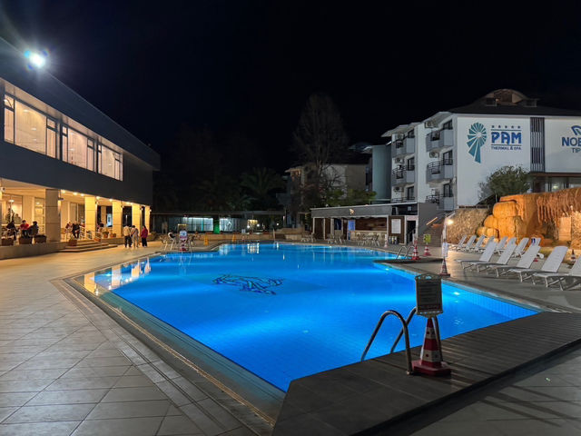 แช่น้ำแร่ ฟีลสปาหรู ที่ Pam Thermal Hotel Clinic 