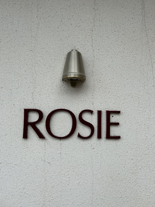 ROSIE 🤍🤍