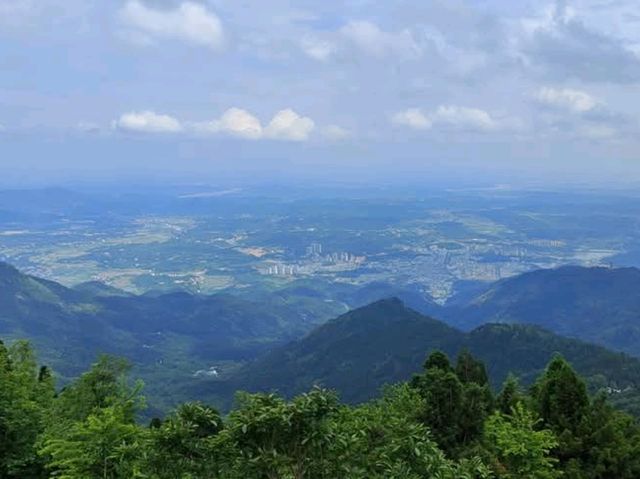 南嶽衡山徒步登頂最高峰祝融峰
