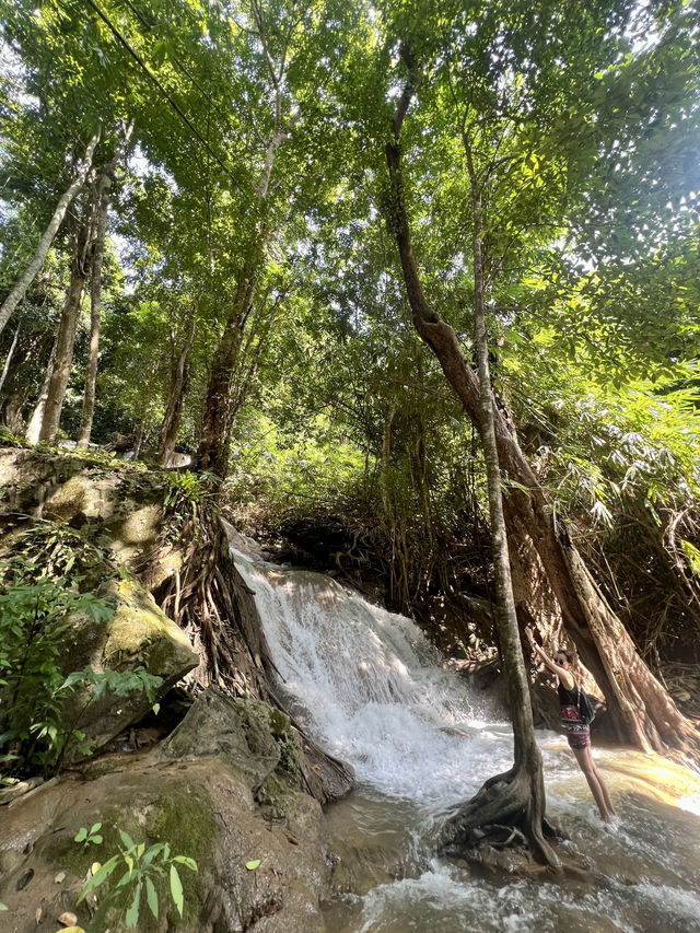 น้ำตก ผาตาด ทองผาภูมิ