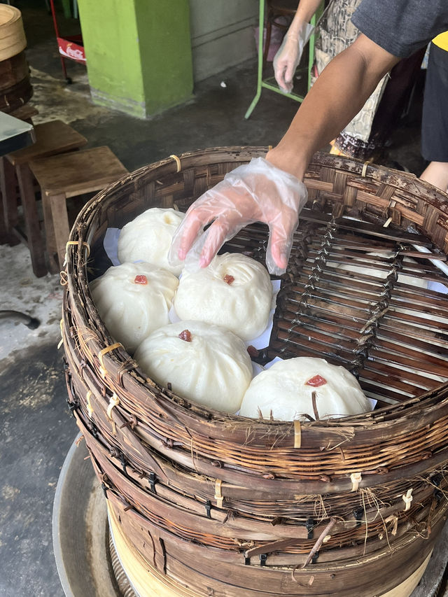 Exploring the foods in Songkhla Old Town