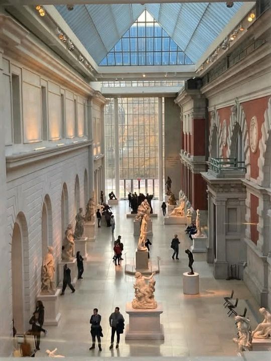 very large, so I recommend that you only enjoy the art that you are interested in
