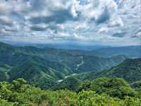 Unmusan Moods, Cloudy Trails and Quiet Peaks