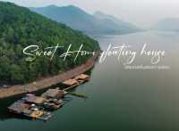 ที่พักสุดชิลในเมืองกาญจน์ Sweet Home Floating