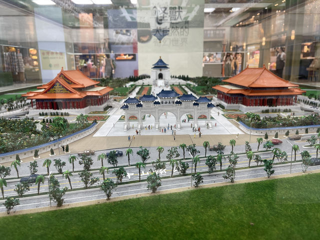 台北空間的莊嚴與靜謐：中正紀念堂