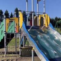 無料で楽しい‼️ながーーーい遊水路ある水遊びＯＫ公園