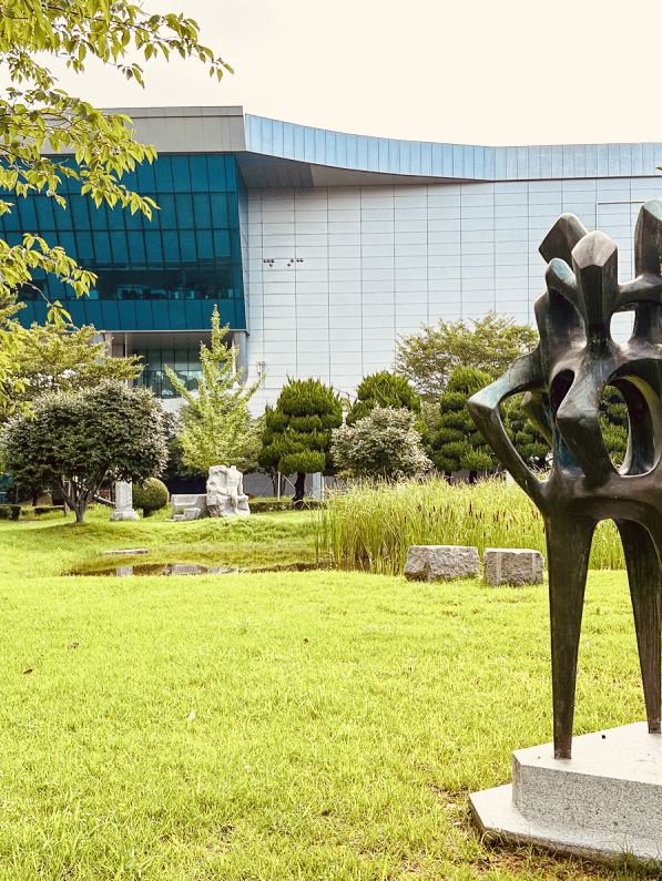 Busan Olympic Park: A Verdant Urban Oasis for Recreation and Relaxation