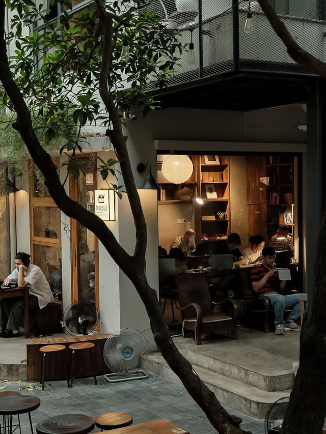 Tranquil Books & Coffee