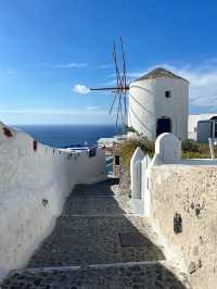Island Hopping in Greece – Sunset Views, Blue Domes & Dreamy Ferries
