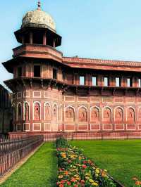🏯 Agra Fort – The Royal Fortress of Power & Glory 