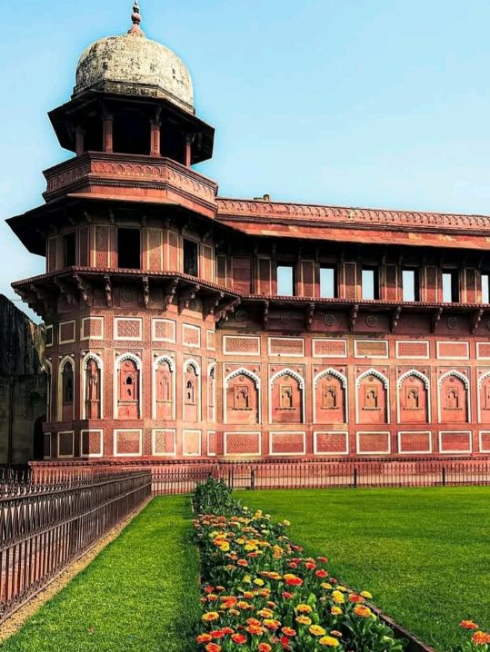 🏯 Agra Fort – The Royal Fortress of Power & Glory 