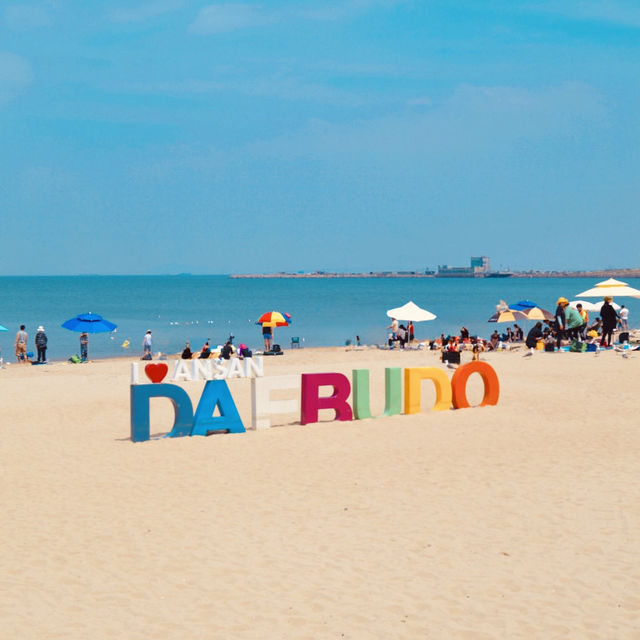 Bangameori Beach, Gyeonggi Province: A Tranquil Coastal Stretch on Daebudo Island