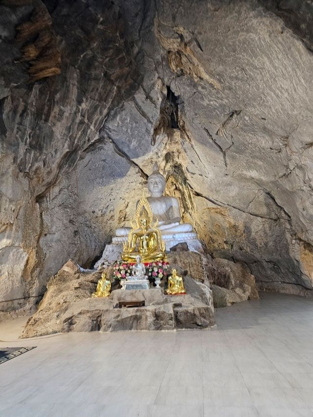 วัดเขาวง ถ้ำนารายณ์ | สระบุรี