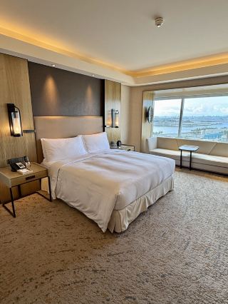 Luxury Stay in Pasay City 🇵🇭