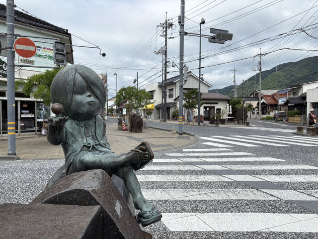 178体の妖怪たちが並ぶ水木しげるロード