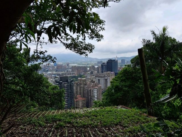 Explore the Jiantan Mountain Observatory near Jiantan MRT station in Taipei, Taiwan
