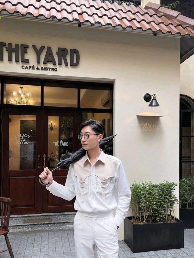 The Yard Café & Bistro offers