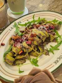 La Trobe Coffee & Brunch