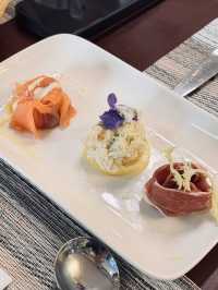R&Y's International Cuisine 