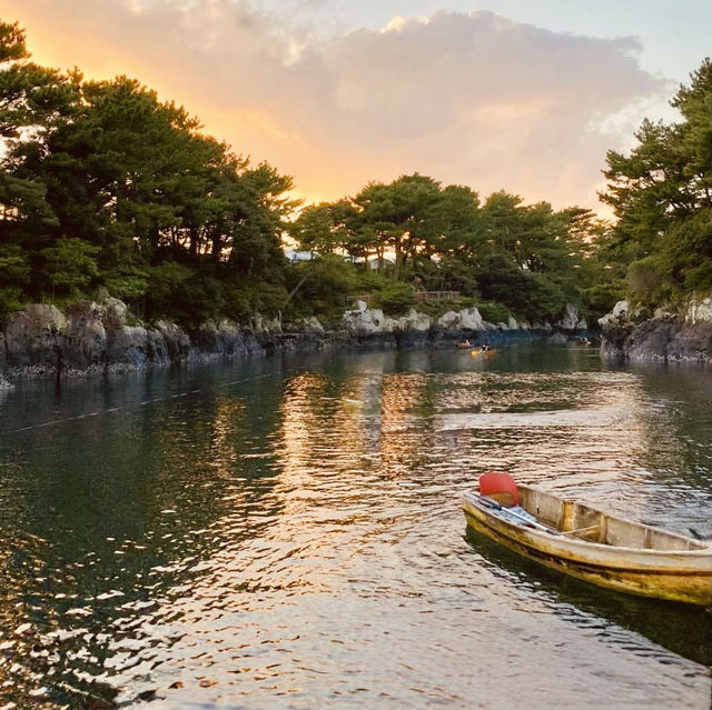 🌿💦 *Soesokkak Estuary: Jeju’s Secret Emerald Paradise* 🚣♀️🌊