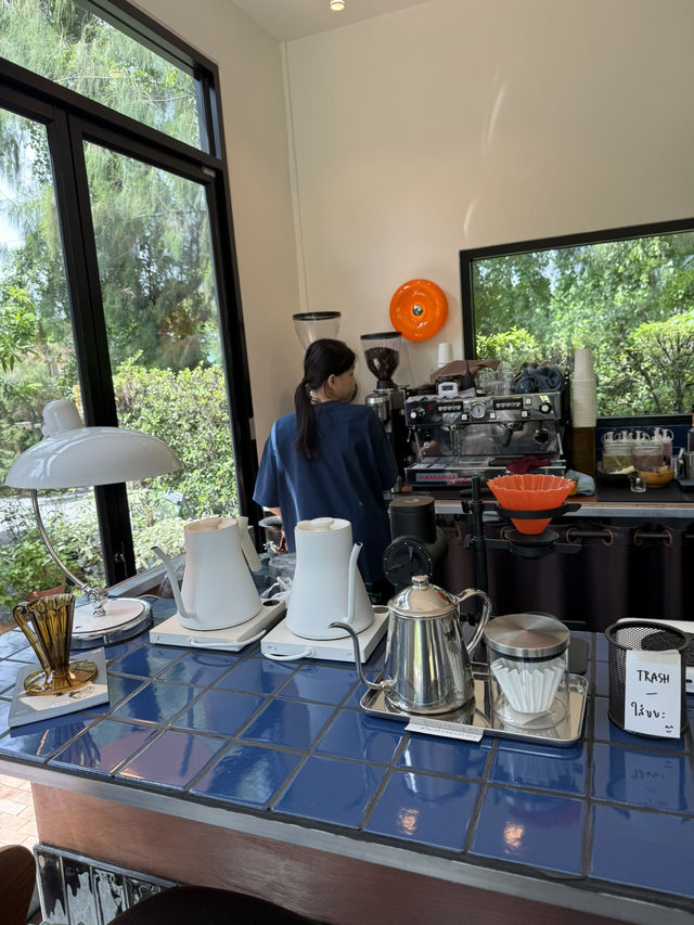 A Life cafe & gallery ร่มรื่นกับเครื่องดื่มอร่อยๆ