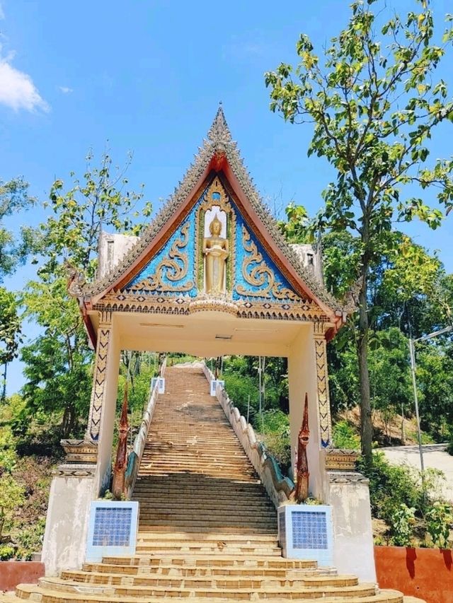 แวะมาดูทิวทัศน์หลักล้านที่วัดเขาสุวรรณประดิษฐ์กัน