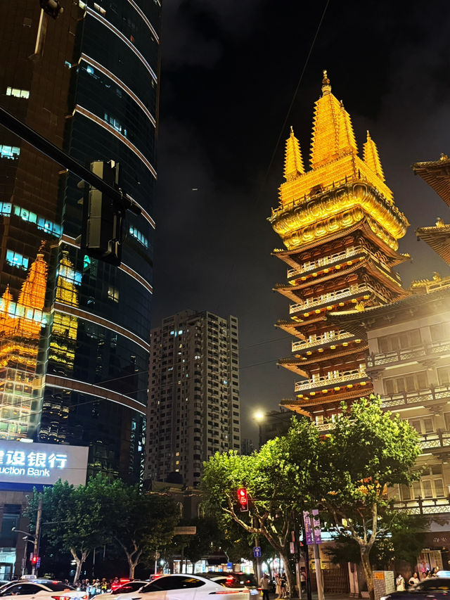Thousand years old temple in the modern city🛕