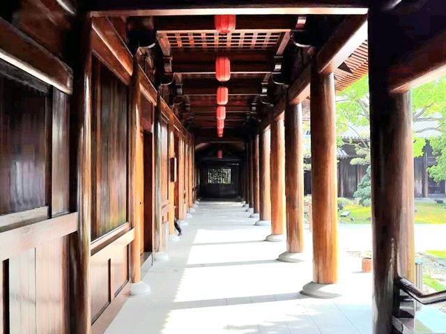 Baoshan Temple Shanghai: Serenity in Still Frames