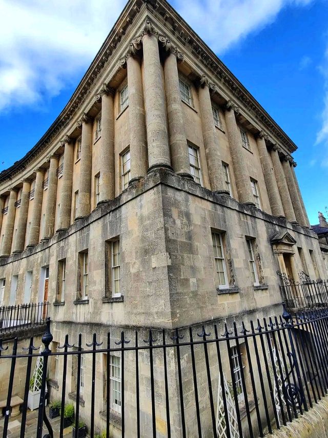 The Royal Crescent – Bath’s Iconic Landmark 🌟